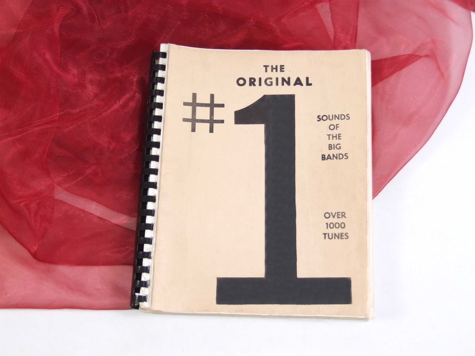 Carte cu +1000 partituri muzicale, hit-uri internationale, Made in USA