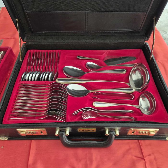 Комплект прибори за хранене в куфарче