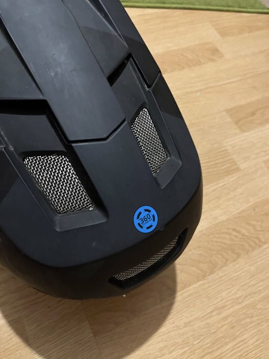 Casca leatt gravity 2.0 M