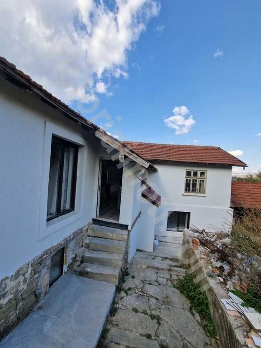 Реновирана къща в село Ганчовец!