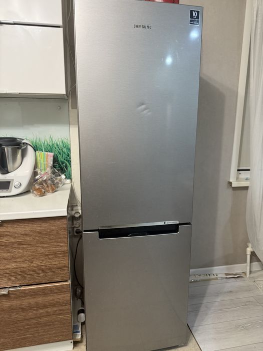 Продам холодильник samsung