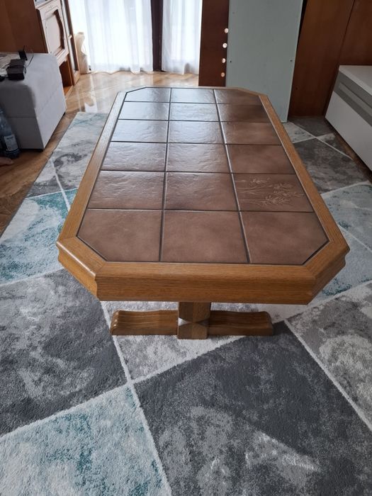 Vând masa din stejar