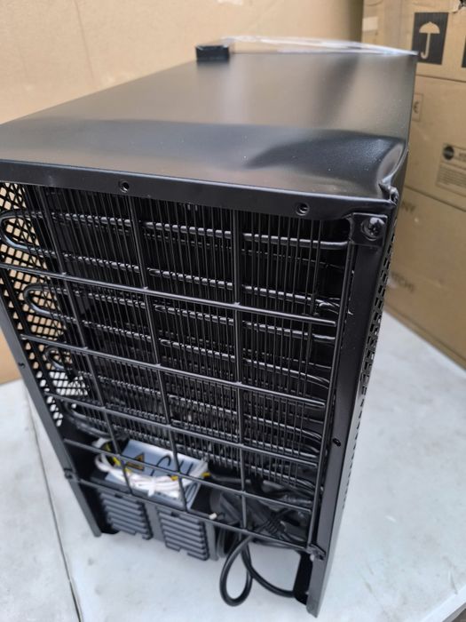 Винотека Klarstein Bellevin 8 Uno с капацитет 23 литра, до 8 бутилки