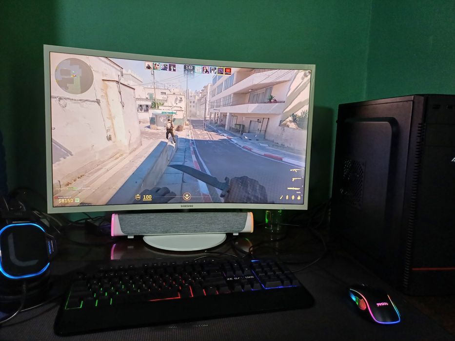 Kompyuter sotiladi srochno