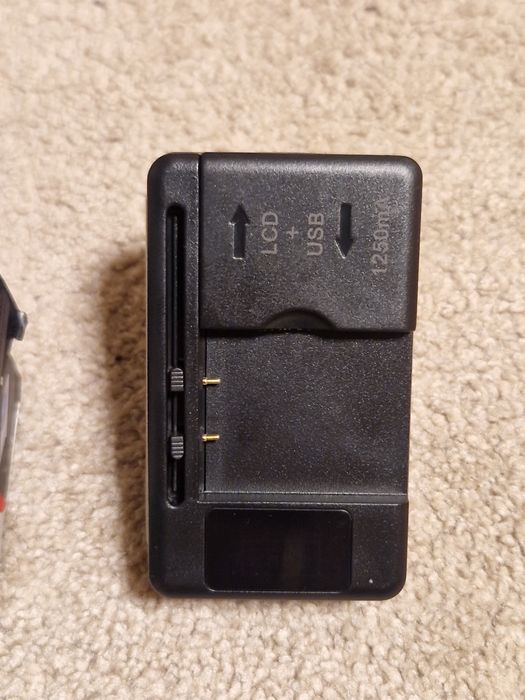 Universal incarcator batery LCD USB
