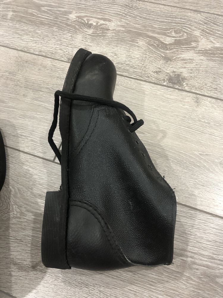 Продам мужские ботинки