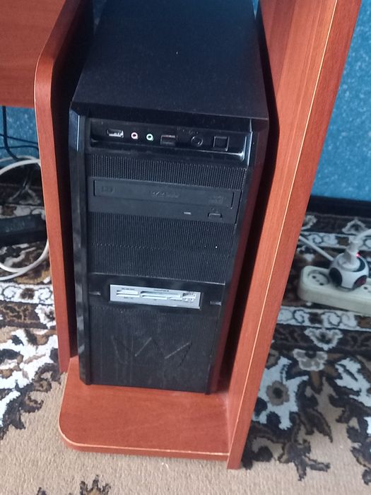 Компьютер рабочий срочно торг имеется