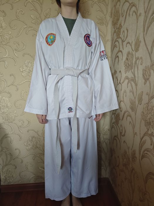 Продам форму для таэквон-до