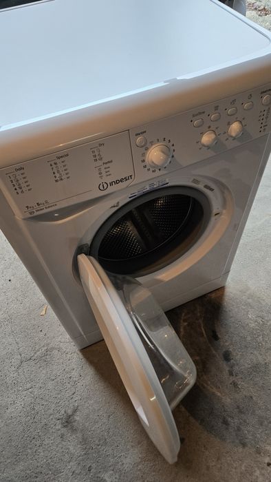 Пералня със сушилня Индезит Indesit