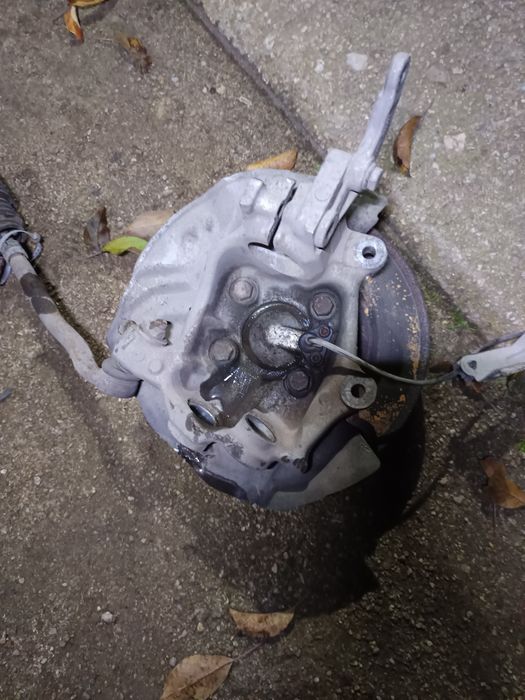 Десен шенкел със лагер главина за бмв е39