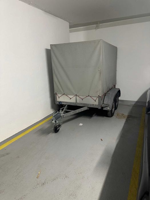 remorcă cu prelată cu două axe