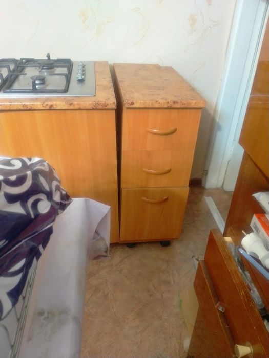 Кухонный стол.160+30 см мойка. плита