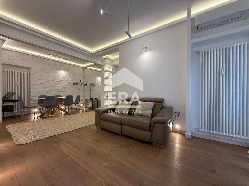 Елегантен тристаен апартамент на ул. 6-ти Септември - Жълтите павета