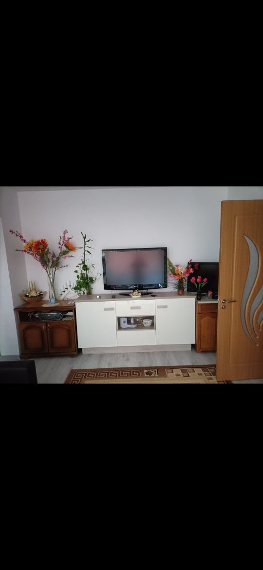 Vând apartament cu doua camere