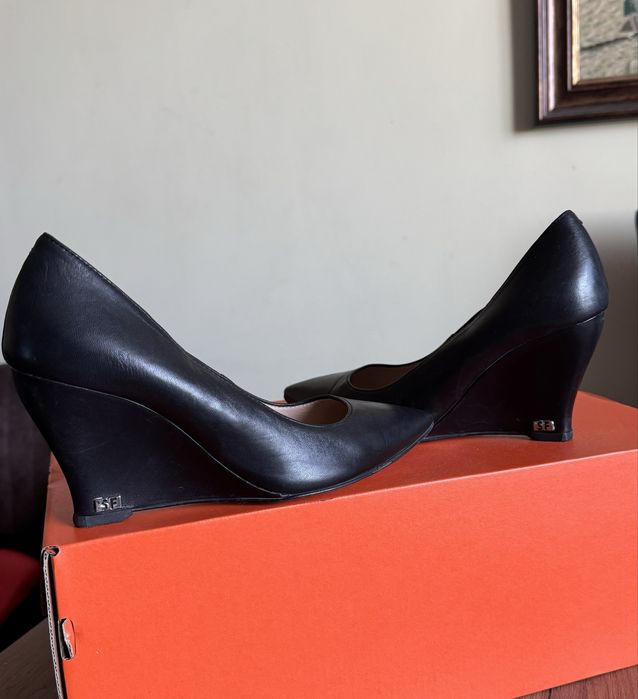 Елегантни обувки на платформа от естествена кожа