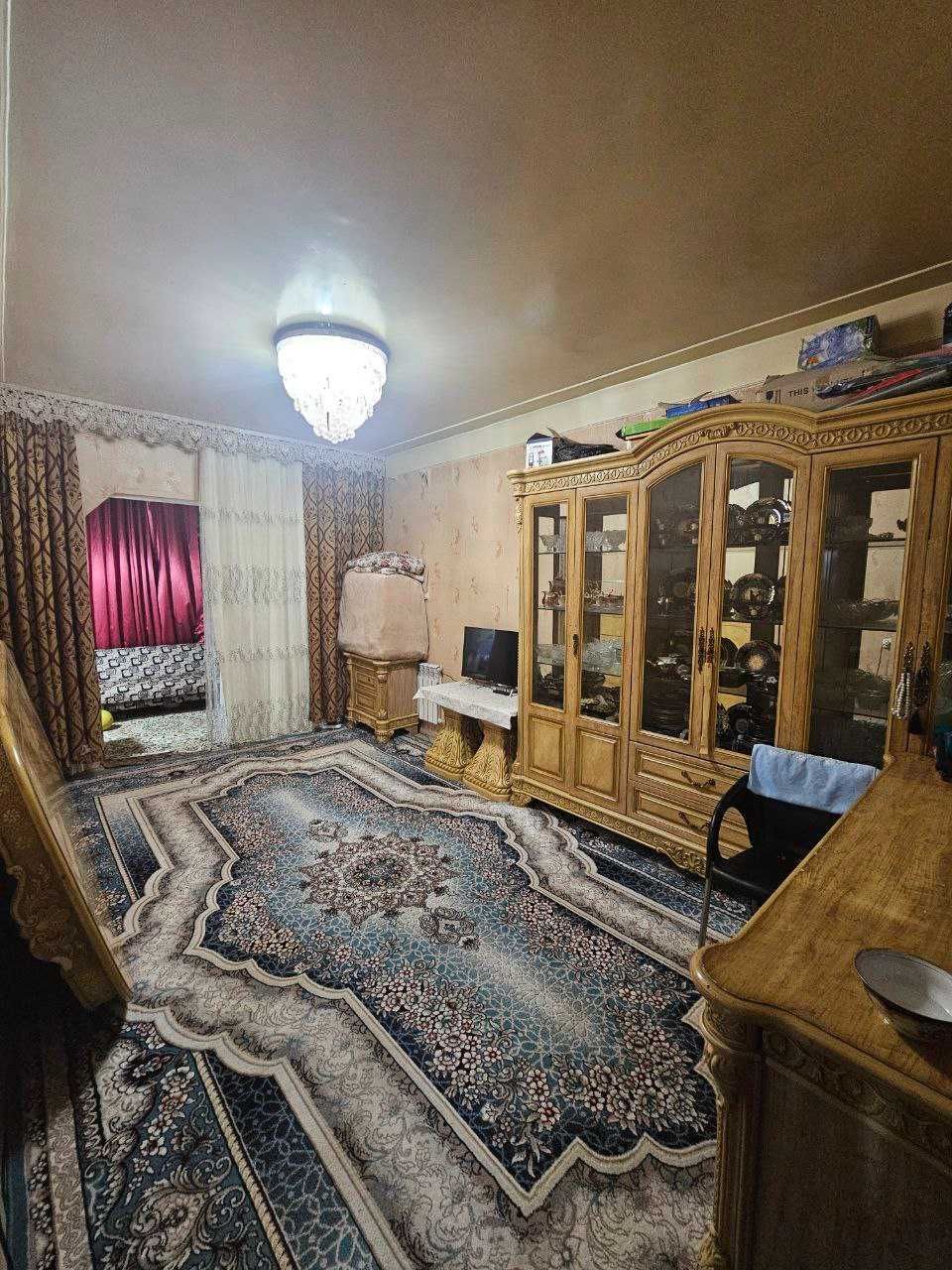 Продам Сергели 7 4/3/9 
Балкон 2*6 
94 кв,м
Цена 80.000 у.е