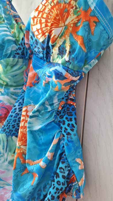 Продавам дамски бански, чисто нов,размер  XL