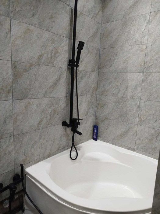 Продаётся 1 в 2-х комнатная квартира в Чирчике, Навои