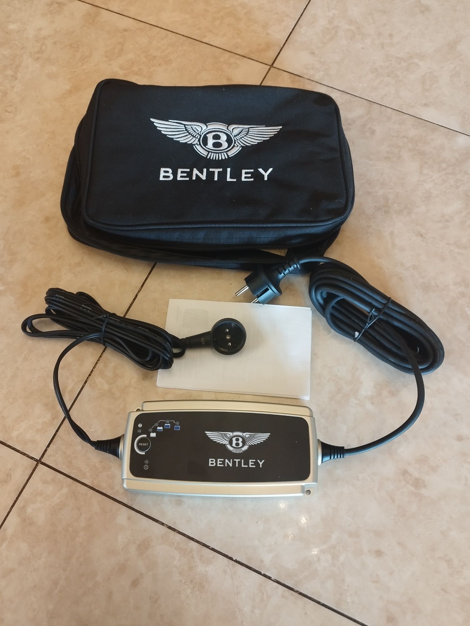 Продавам Bentley Battery Charger / Maintainer (OEM, модел US 7002 / но
