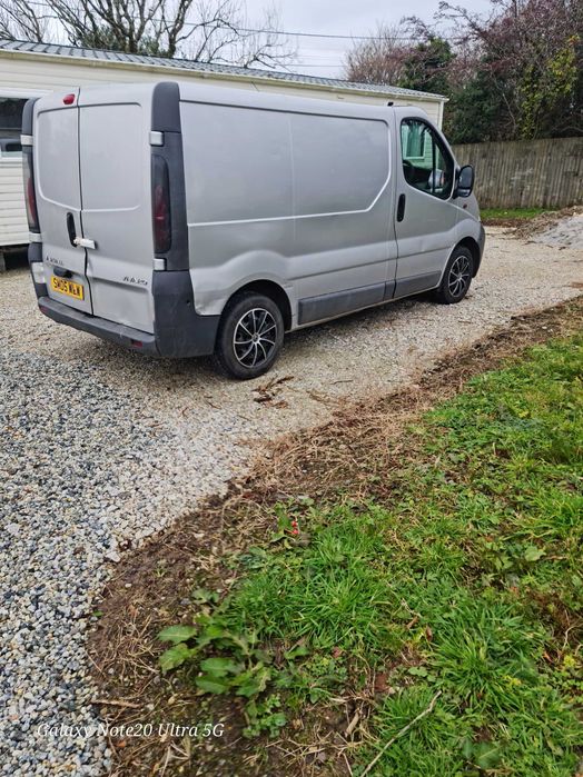 Опел виваро стопове