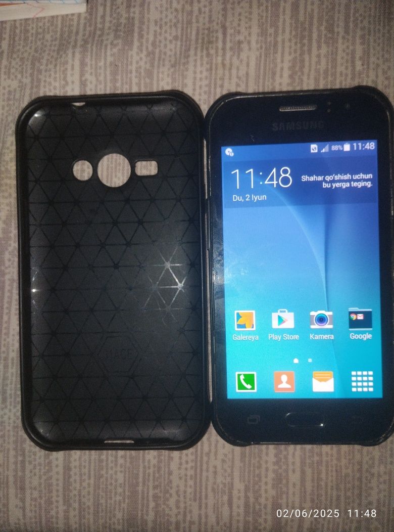 Samsung J1 ace sotiladi Narxi 200ming.