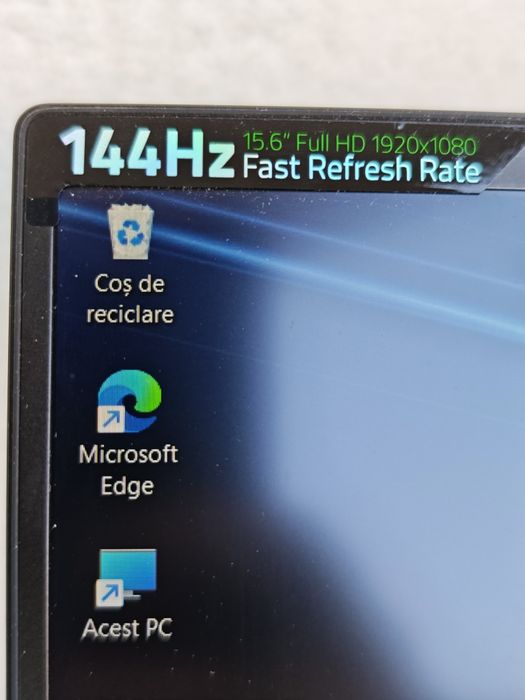 Vând Laptop de gaming Razer Blade 15, perfect pentru jocuri și editare