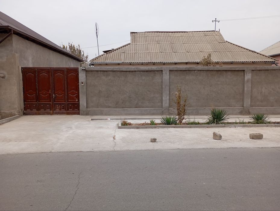 Продаётся дом в центре города ,рядом с кафе шоколад,  отов