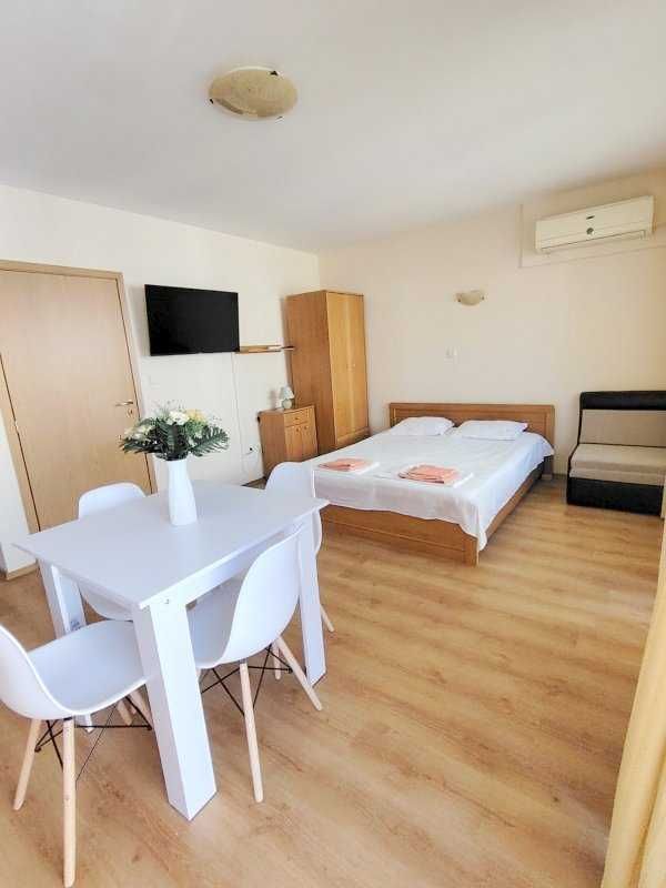 Дава се под наем Ателие в к.к. Слънчев бряг - 46 кв.м за 500 € - Снимка #3