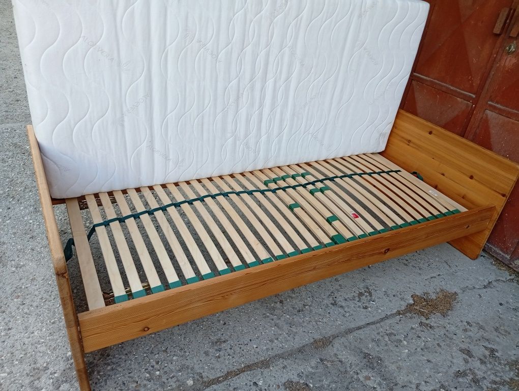 Единично легло 90/200.