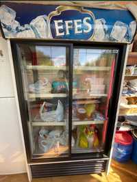 Продам двухдверный витринный  холодильник