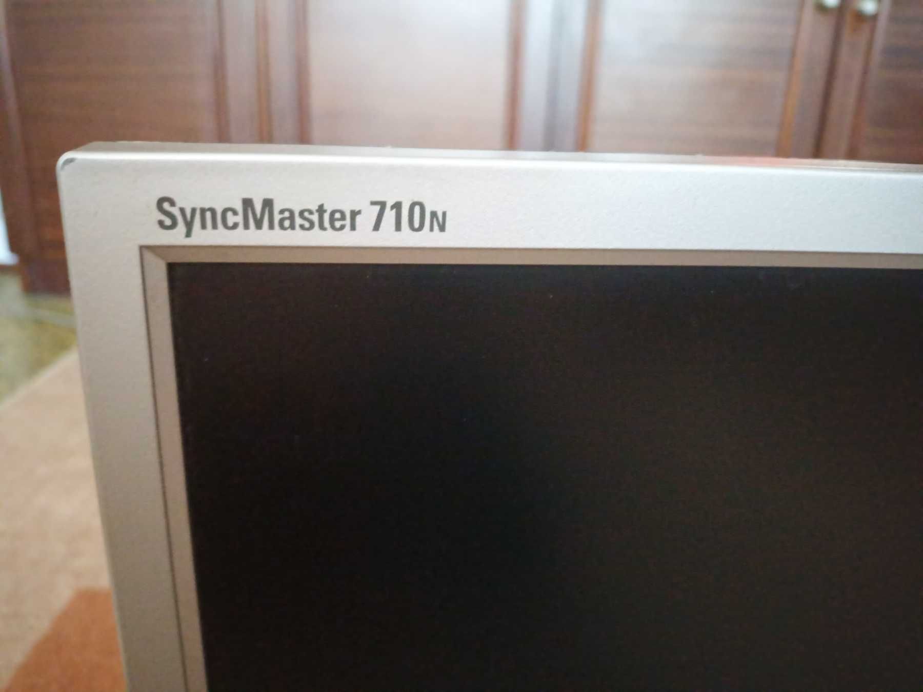 Монитор Samsung SyncMaster 710N.