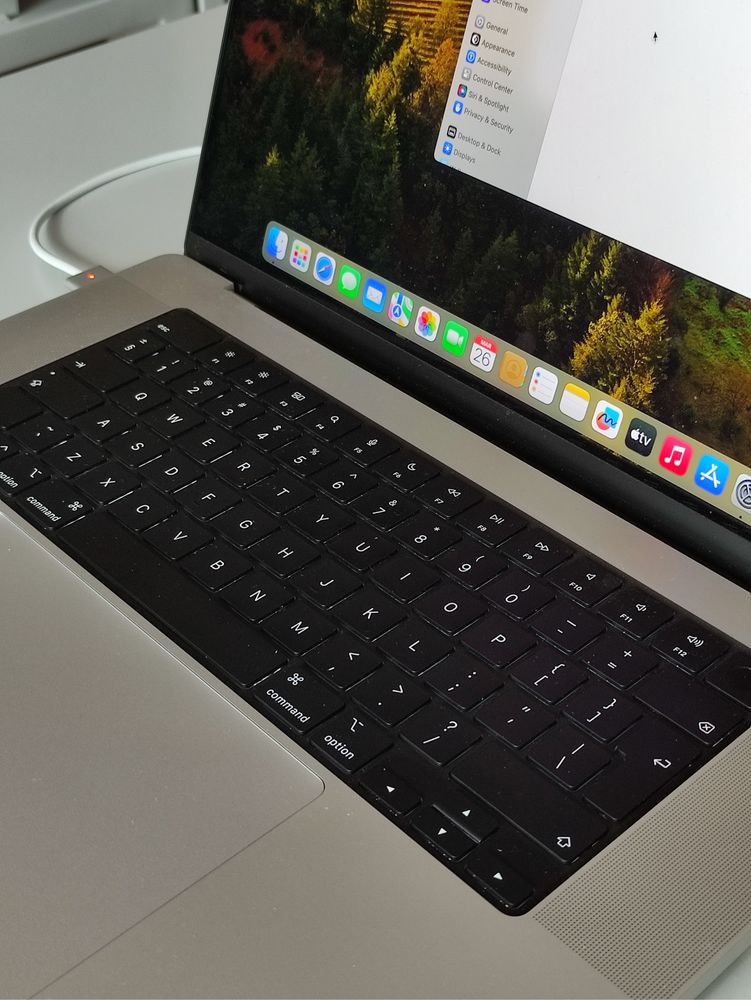 MacBook Pro 16” с Retina XDR дисплей
