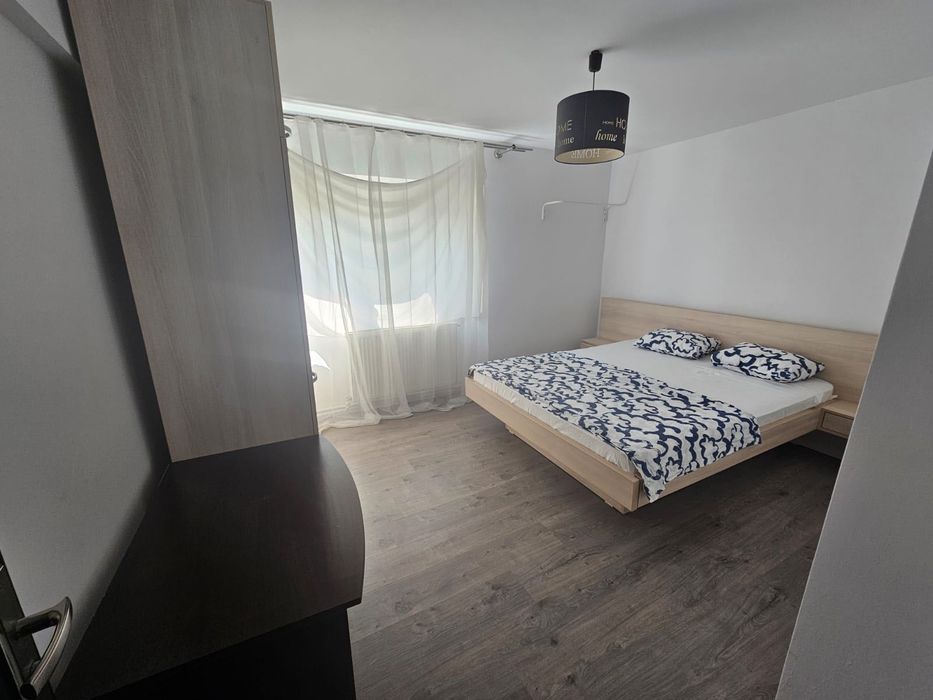 Inchiriez apartament 3 camere