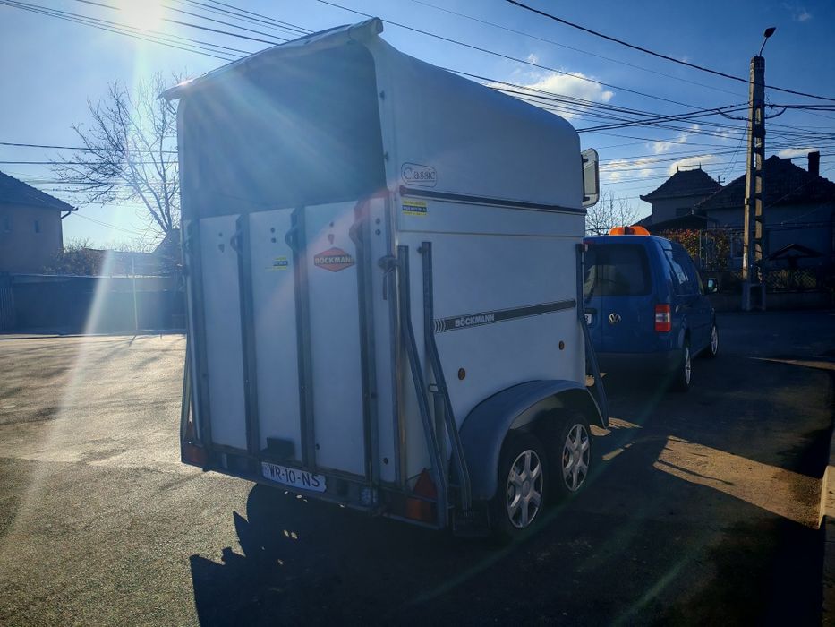 Remorcă transport animale / cai