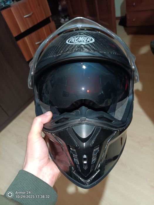 Каска premier street fighter carbon