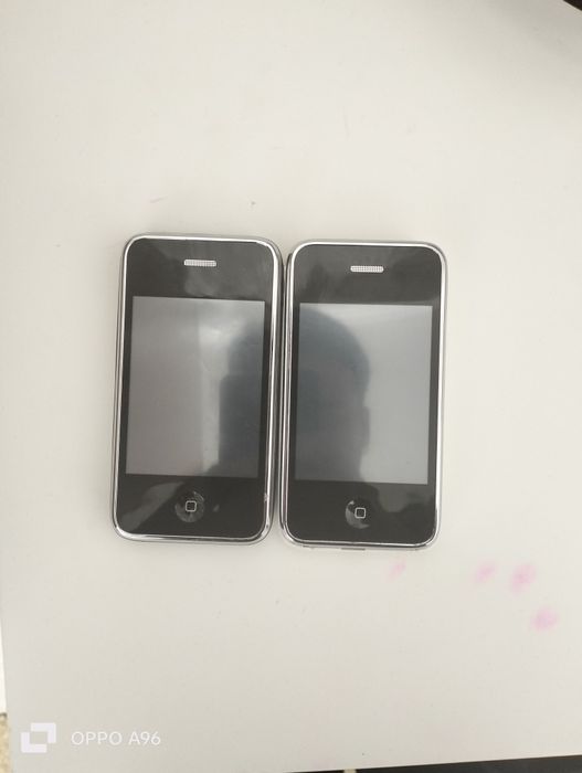 iPhone 3 черный и белый