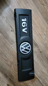 Крышка двигателя на Volkswagen Polo