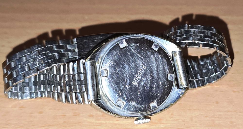 дамски ретро часовник заря с датник