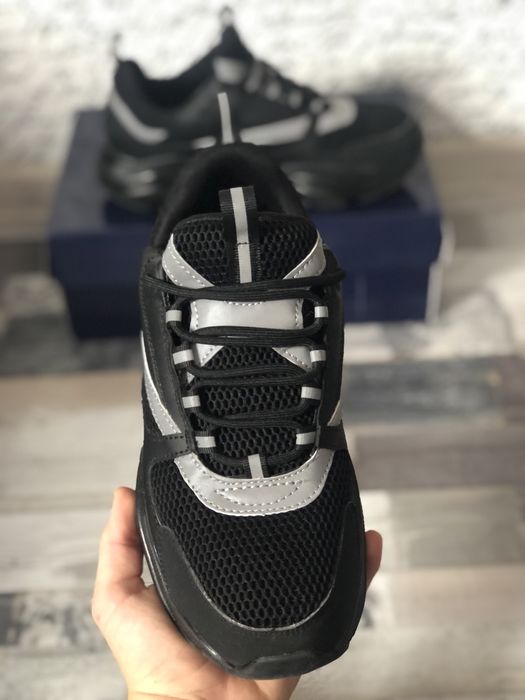 Dior b22 black