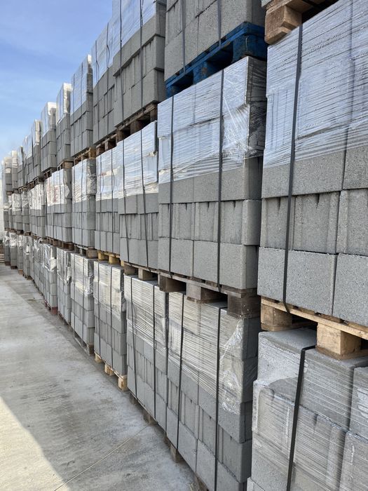 Garduri din beton,spalieri vie,boltari vibropresati