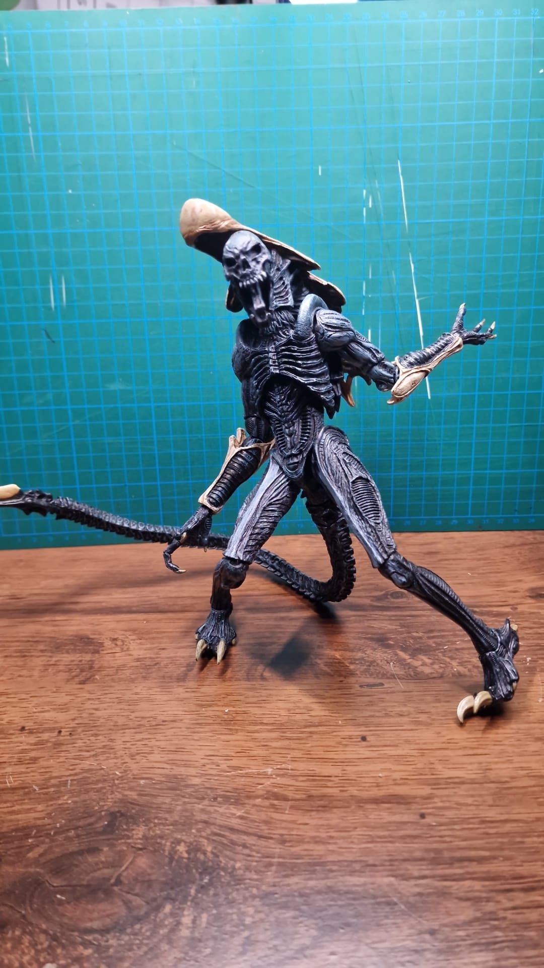 Chrysalis Alien neca