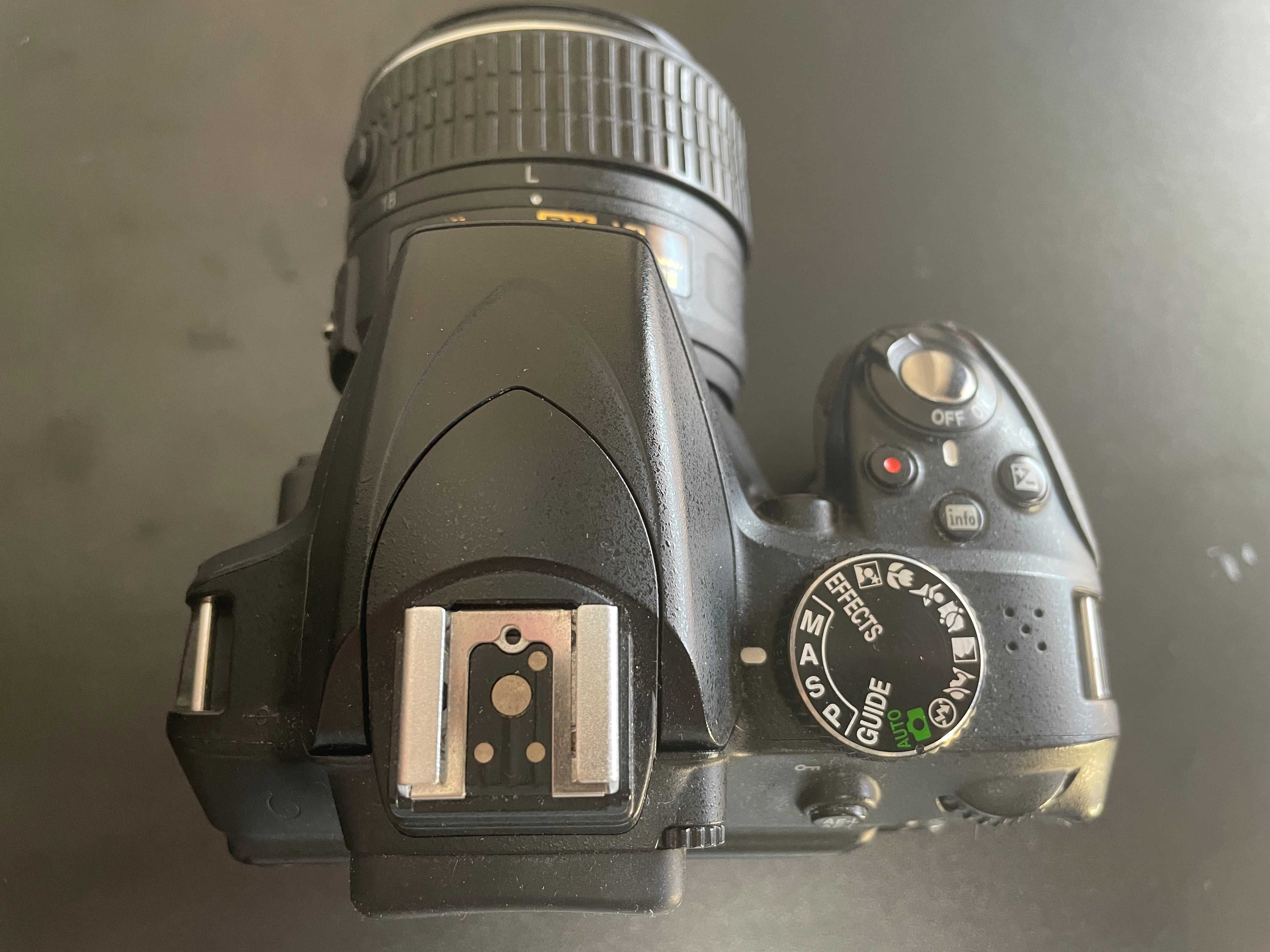 Nikon D3300 (за части)