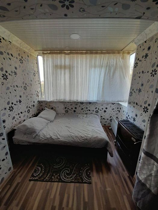 Yashnobod Kadesheva bozori Olmos metrosi yaqinida kvartira bor