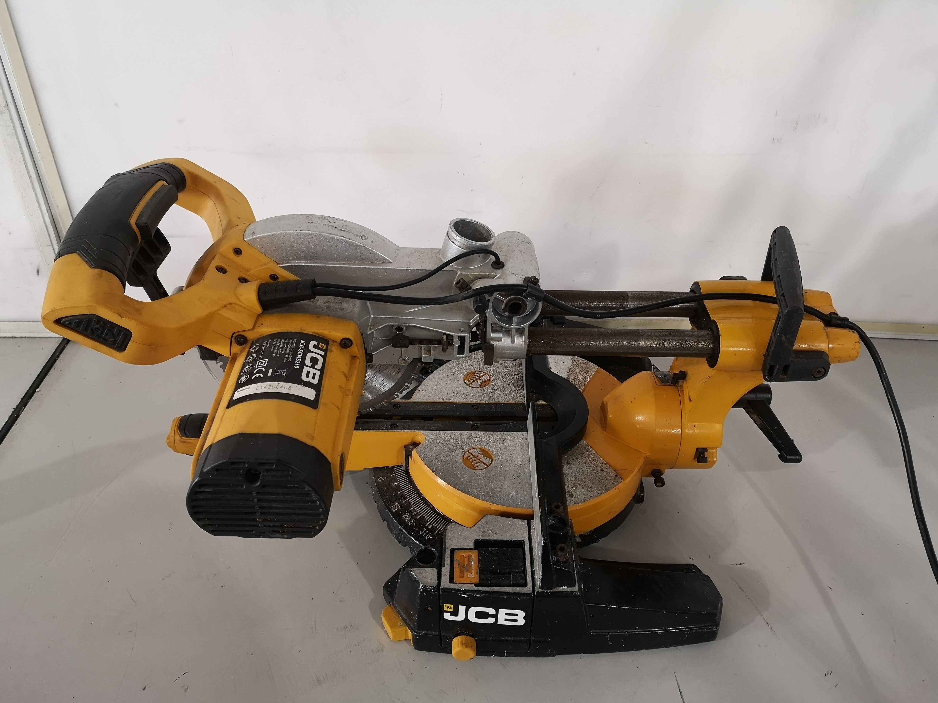Циркуляр пендула - JCB 1400W / 210mm
