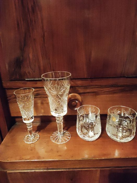 Четири сервиза от по12чаши-оловен кристал