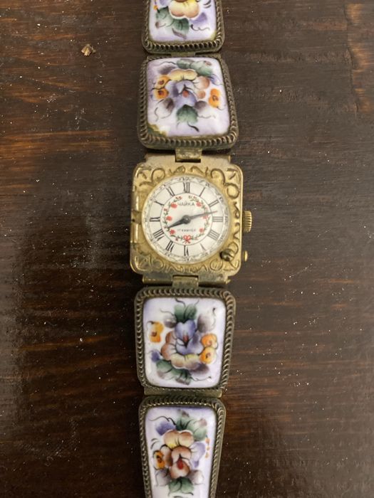 Часы ЧАЙКА заводятся механически женс винтаж с браслетом идут точно