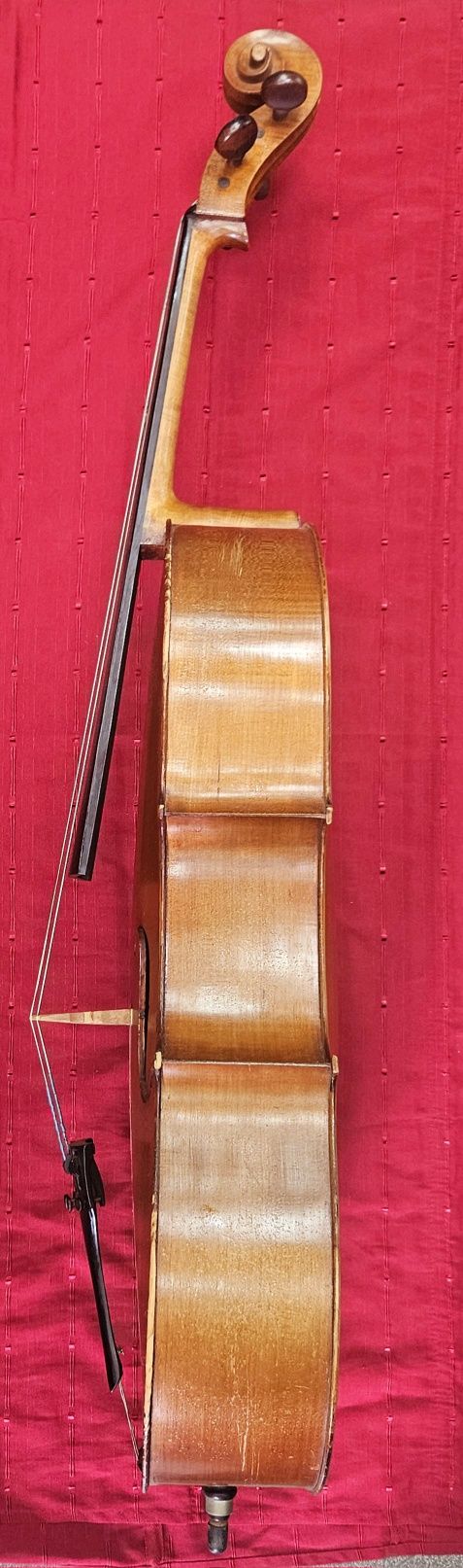 Виолончело модел Stradivari  1890г.

Модел: Stradivari W2

Bubenreuth