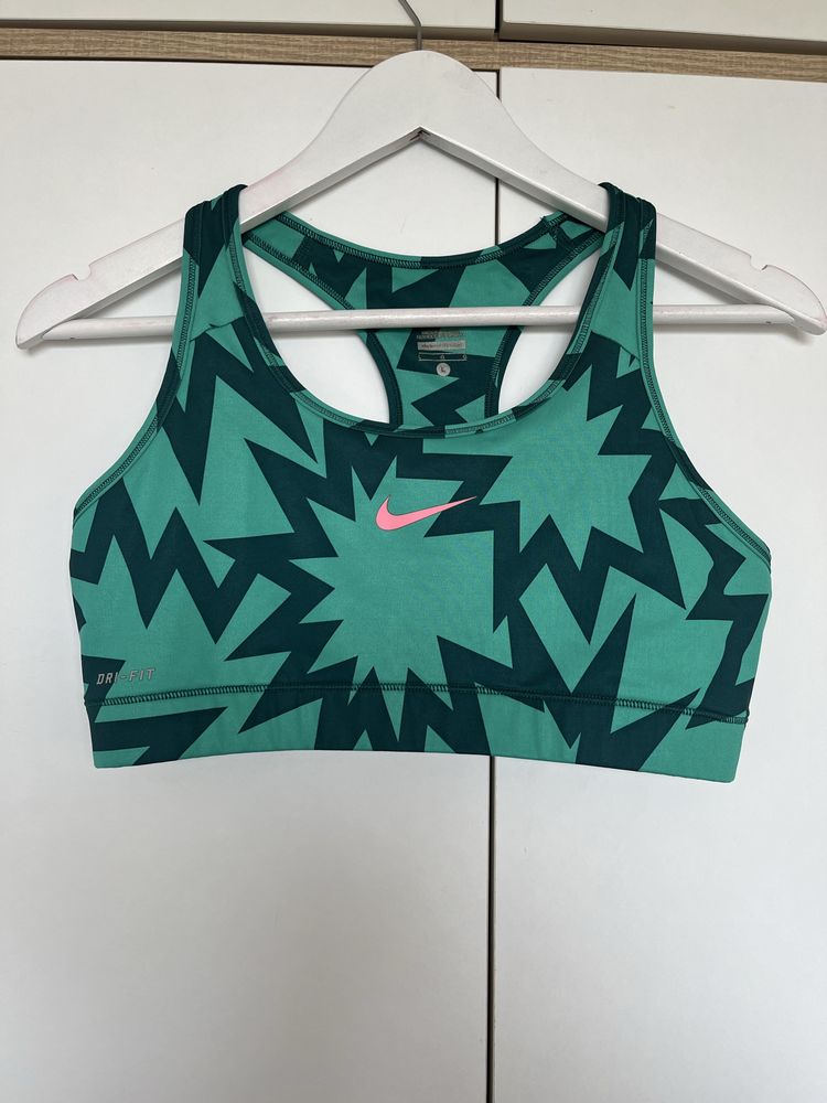 Бюстие NIKE размер L    Ново!