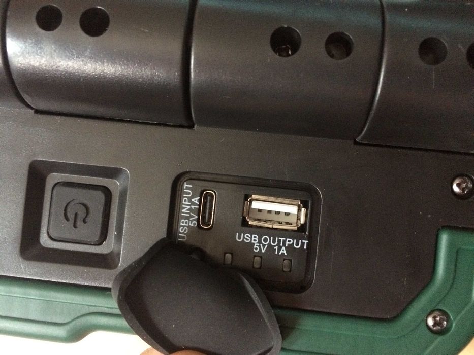 Power Bank reflector cu led si functie baterie externa 5000mah