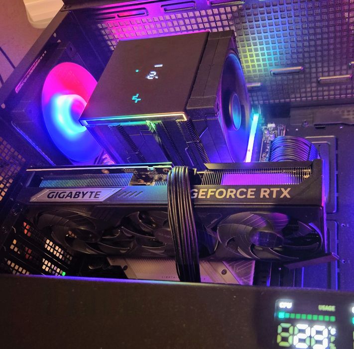 Placa video GIGABYTE GeForce RTX 5070 Ti WindForce SFF, 16GB, garantie